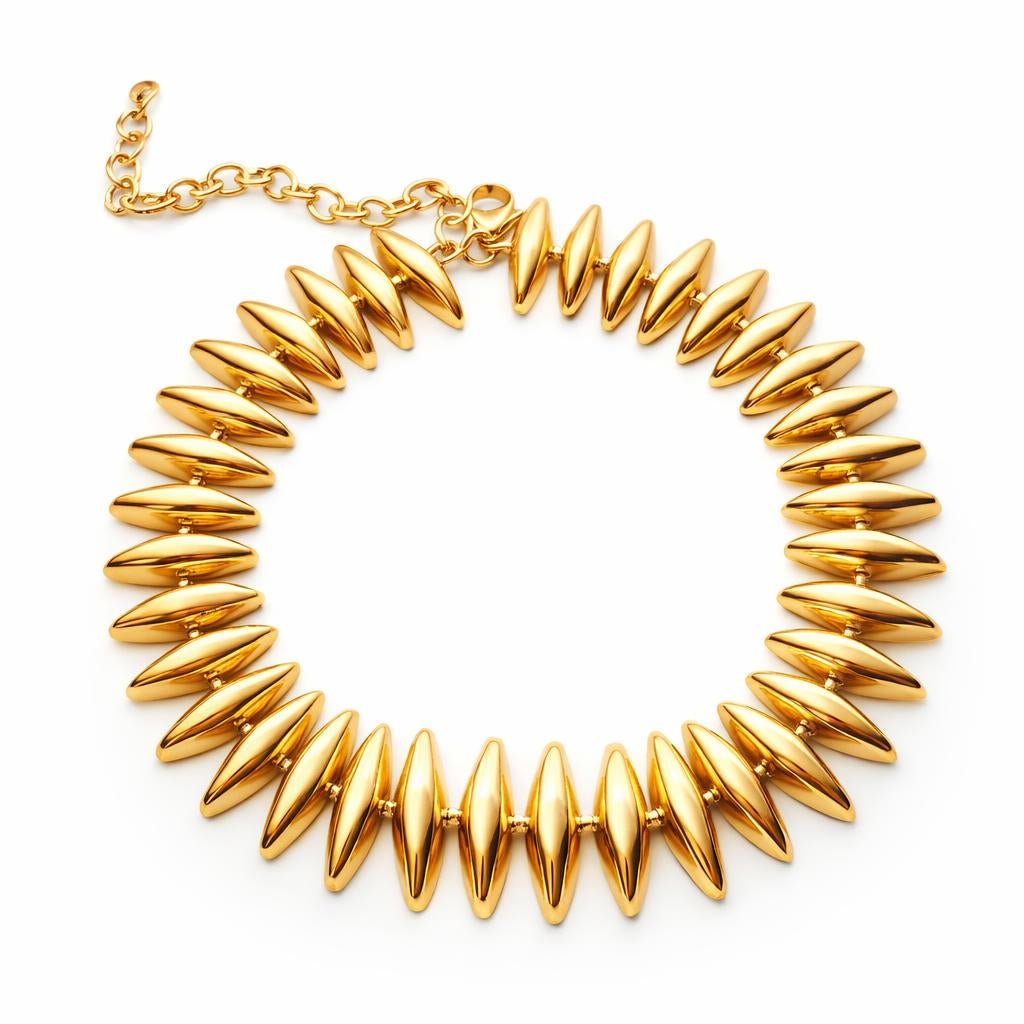 THE EXTRA NECKLACE