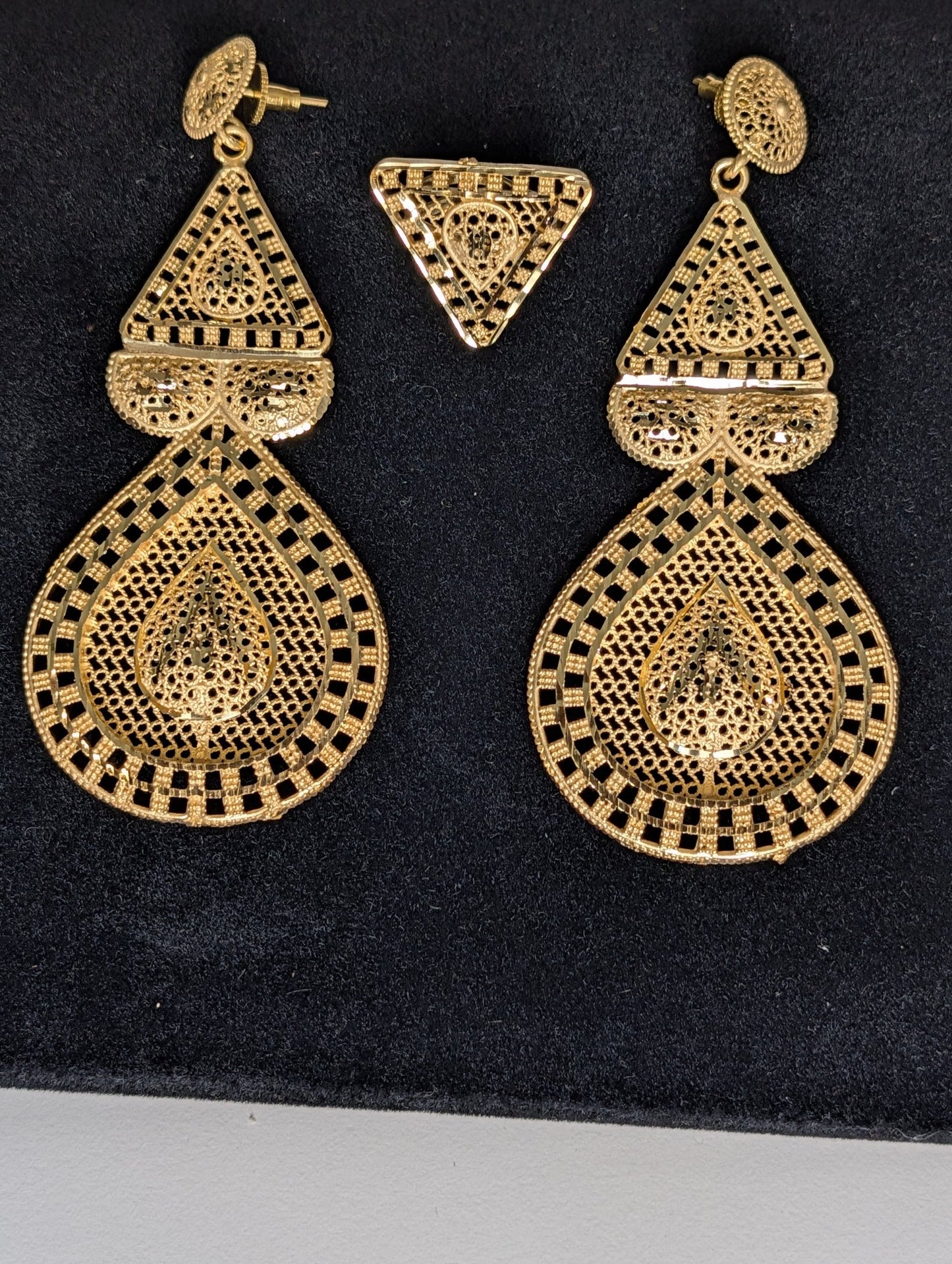THE MAYA SET