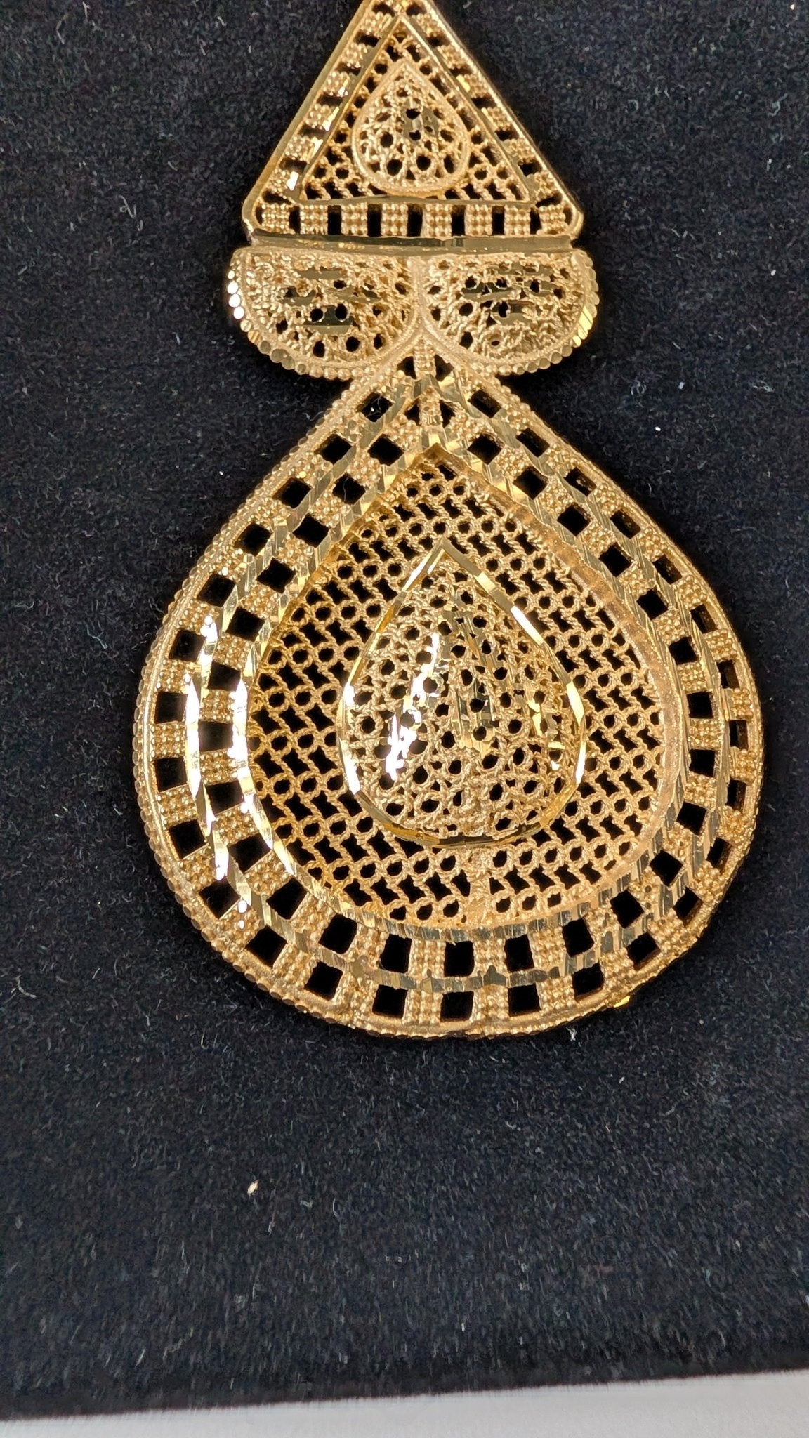 THE MAYA SET