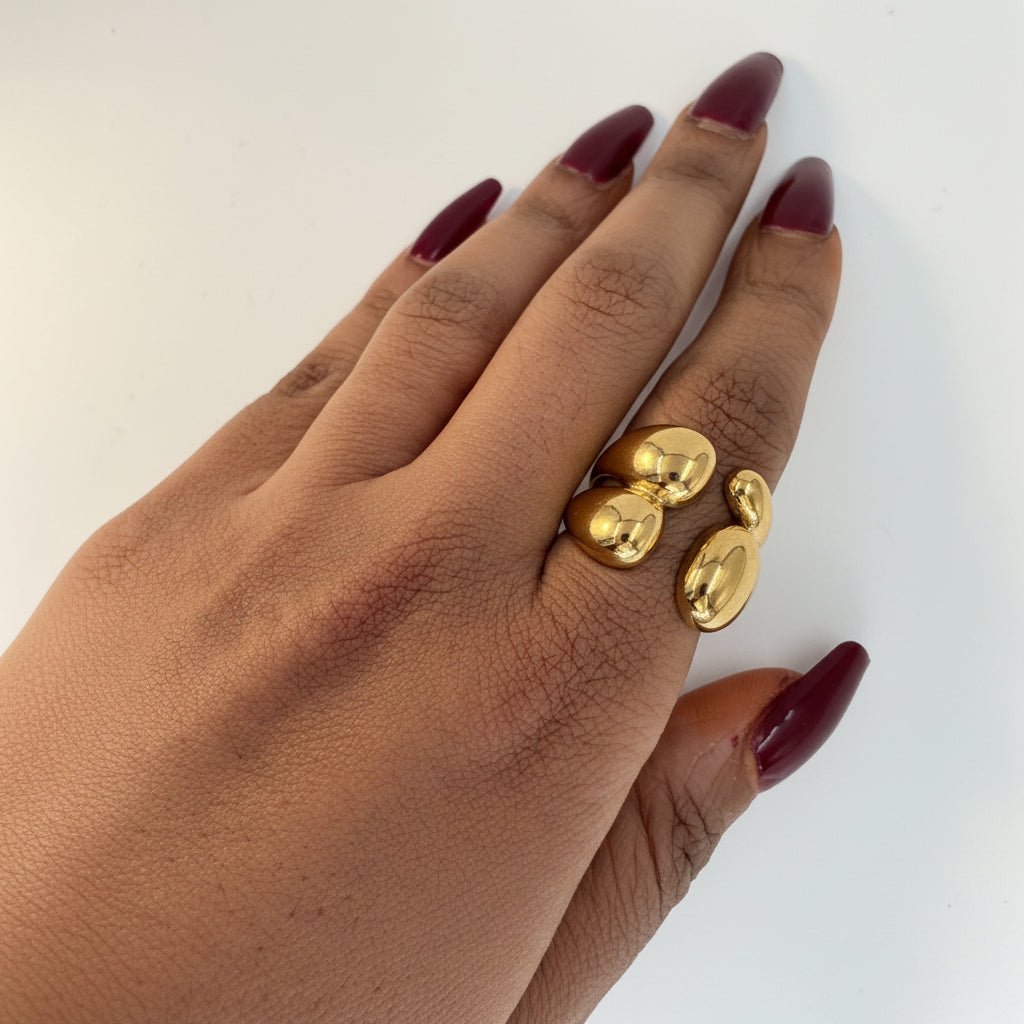 THE MAIN CHARACTER SCULPTURAL RING