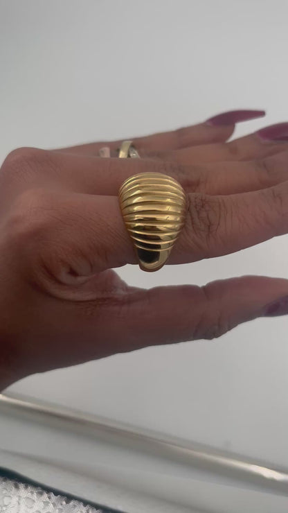 GOLD RIBBED DOME STATEMENT RING