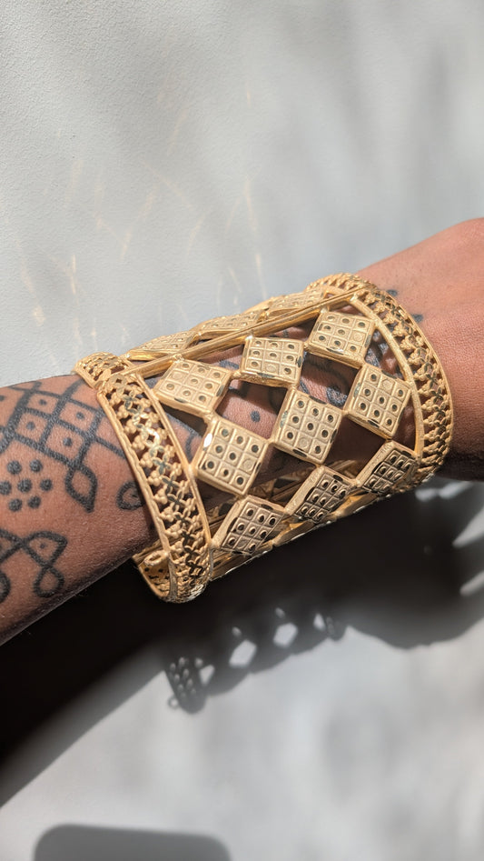 THE DYNASTY BRASS CUFF